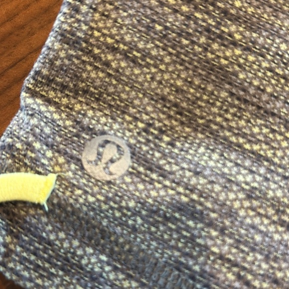 Lululemon shorts, size 6. Gray/yellow - Picture 3 of 3
